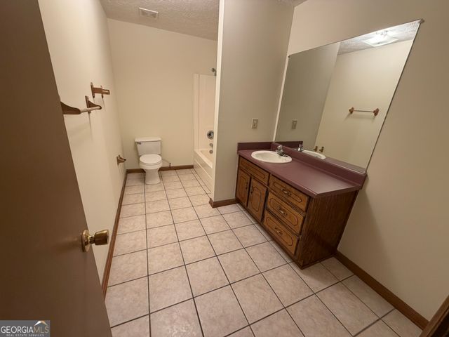 2939 H D Atha Road, Covington, GA 30014