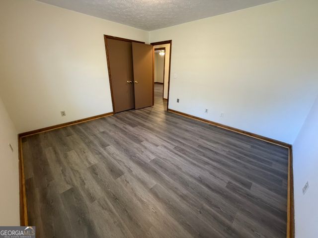 2939 H D Atha Road, Covington, GA 30014