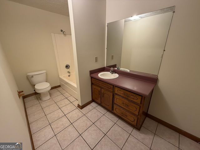 2939 H D Atha Road, Covington, GA 30014