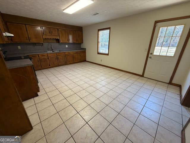 2939 H D Atha Road, Covington, GA 30014