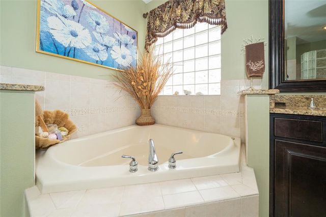 18002 FOREST RETREAT LANE, Tampa, FL 33647