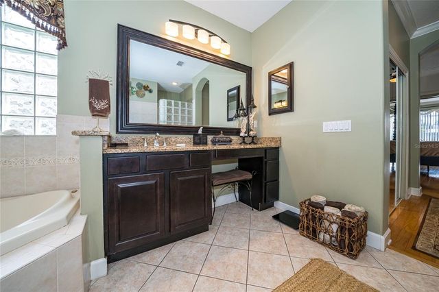 18002 FOREST RETREAT LANE, Tampa, FL 33647