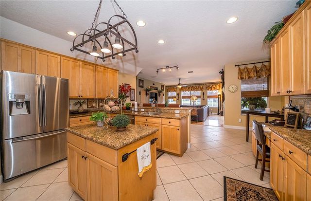 18002 FOREST RETREAT LANE, Tampa, FL 33647