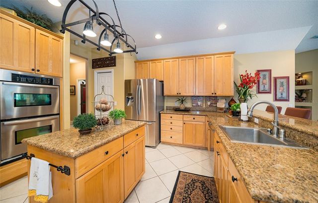 18002 FOREST RETREAT LANE, Tampa, FL 33647