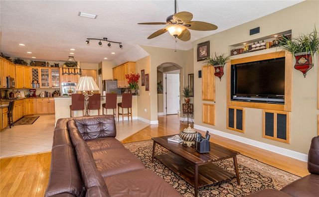 18002 FOREST RETREAT LANE, Tampa, FL 33647