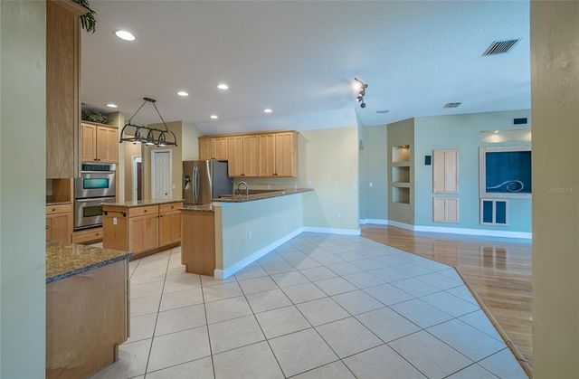 18002 FOREST RETREAT LANE, Tampa, FL 33647
