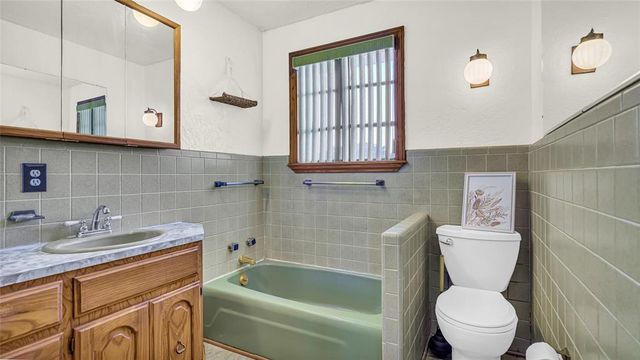 1200 E Smith, Stratford, OK 74872