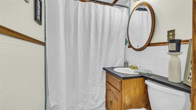 1200 E Smith, Stratford, OK 74872