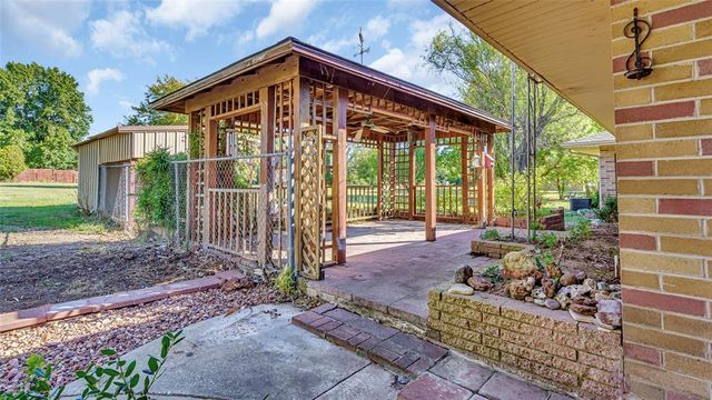 1200 E Smith, Stratford, OK 74872