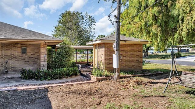 1200 E Smith, Stratford, OK 74872