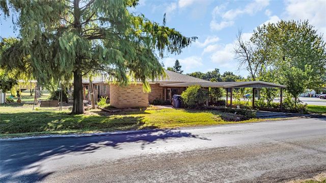 1200 E Smith, Stratford, OK 74872