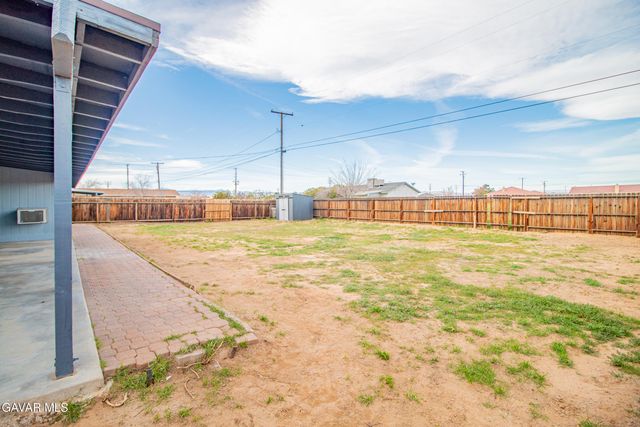 9021 Columbine Avenue, California City, CA 93505
