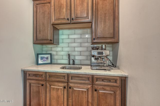 1348 Cattail Point, Johnson City, TN 37601