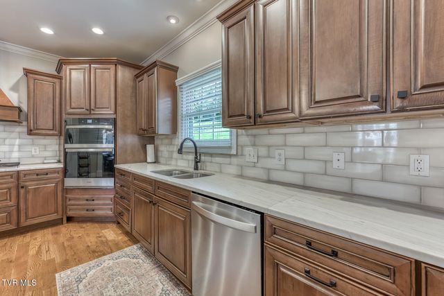 1348 Cattail Point, Johnson City, TN 37601