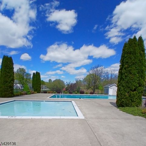 26 Beechmont Ter, Hardyston Twp., NJ 07419