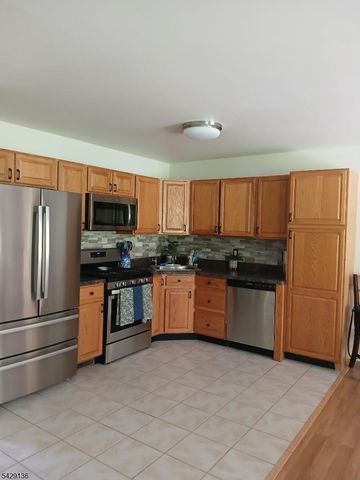 26 Beechmont Ter, Hardyston Twp., NJ 07419
