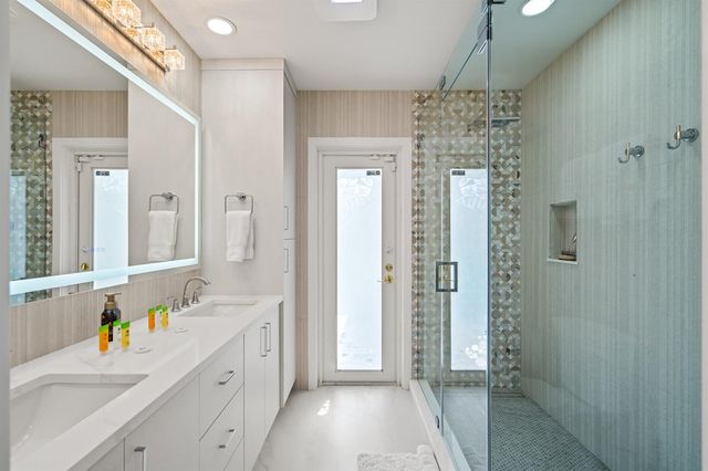 2760 NE 7TH Street, Pompano Beach, FL 33062