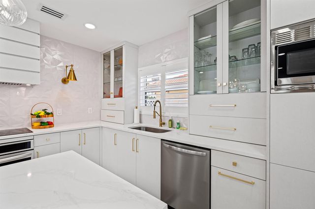 2760 NE 7TH Street, Pompano Beach, FL 33062