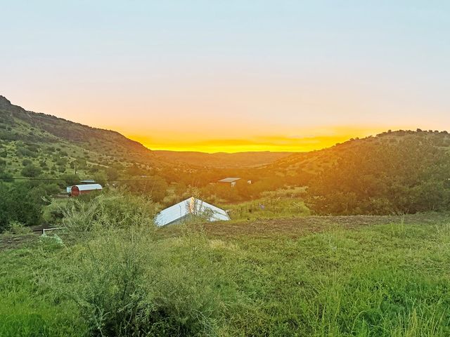 3 Trail Dr, Alpine, TX 79830