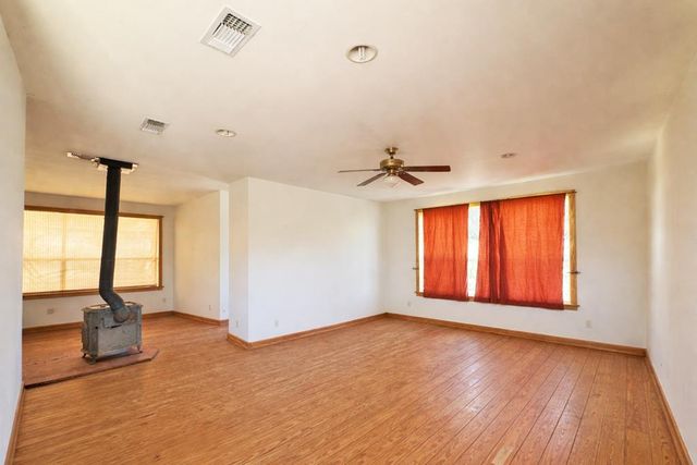 3 Trail Dr, Alpine, TX 79830