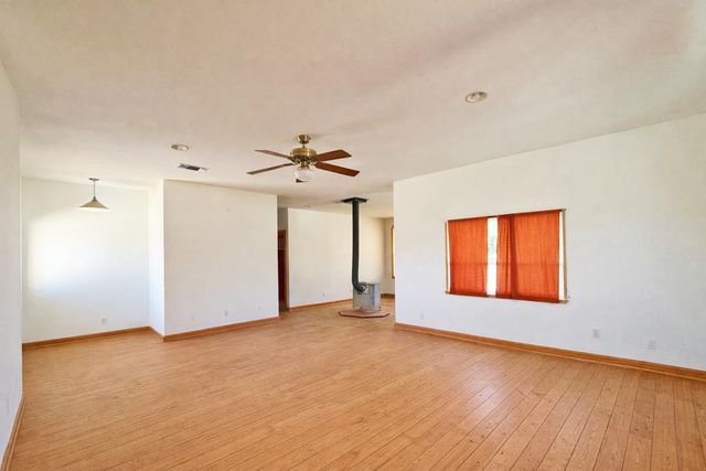 3 Trail Dr, Alpine, TX 79830