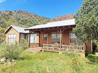 3 Trail Dr, Alpine, TX 79830