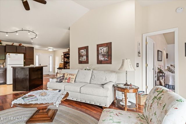 194 River Run Drive, Crossville, TN 38555