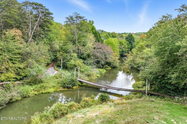 194 River Run Drive, Crossville, TN 38555