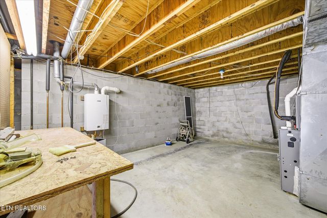 194 River Run Drive, Crossville, TN 38555