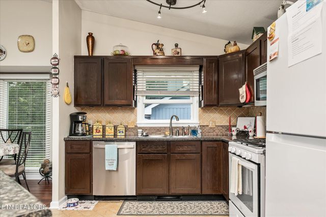 194 River Run Drive, Crossville, TN 38555