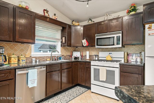 194 River Run Drive, Crossville, TN 38555