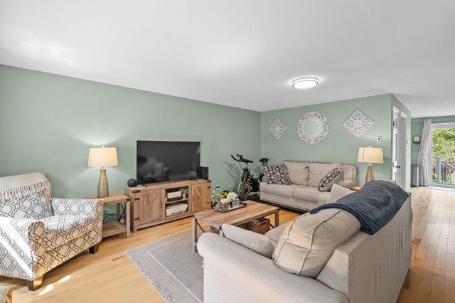 320 Portsmouth Avenue, Greenland, NH 03840