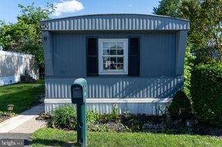 11 KENNEDY DR, Fairless Hills, PA 19030