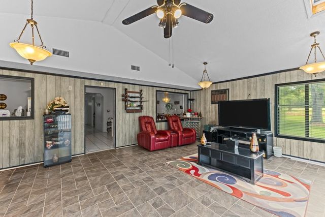 9778 Florida-Georgia Highway, Havana, FL 32333