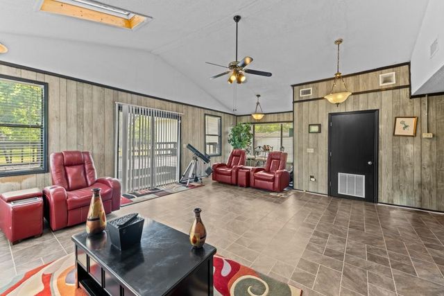 9778 Florida-Georgia Highway, Havana, FL 32333