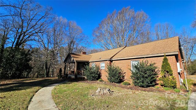 2524 Pickway Drive, Charlotte, NC 28269