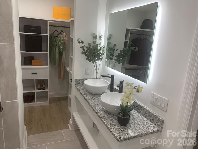 2524 Pickway Drive, Charlotte, NC 28269