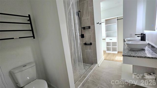 2524 Pickway Drive, Charlotte, NC 28269