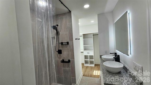 2524 Pickway Drive, Charlotte, NC 28269