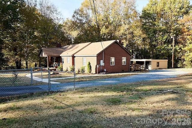 2524 Pickway Drive, Charlotte, NC 28269