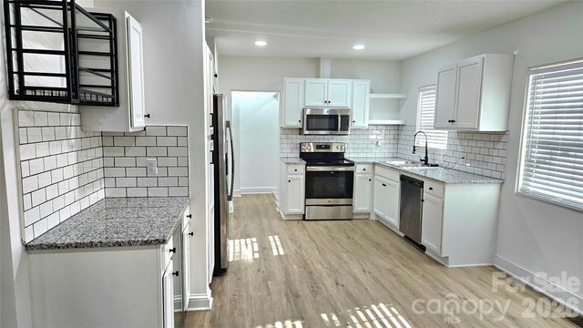 2524 Pickway Drive, Charlotte, NC 28269