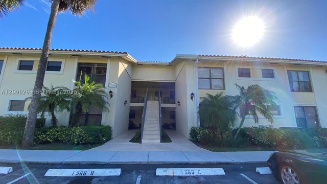 1566 Lake Crystal Dr E, West Palm Beach, FL 33411