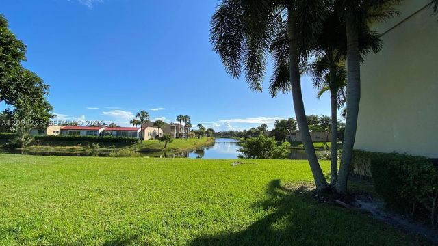 1566 Lake Crystal Dr E, West Palm Beach, FL 33411