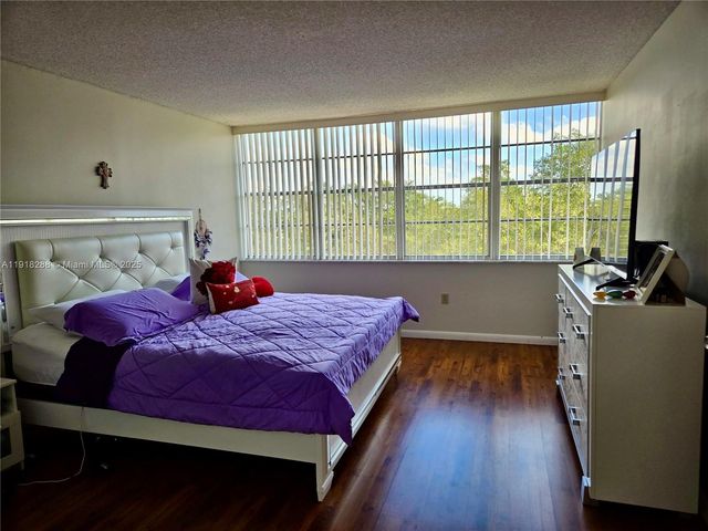 1400 Saint Charles Pl 612, Pembroke Pines, FL 33026