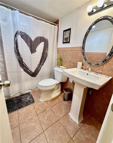 1400 Saint Charles Pl 612, Pembroke Pines, FL 33026