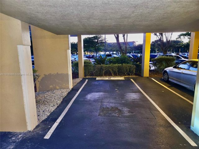 1400 Saint Charles Pl 612, Pembroke Pines, FL 33026