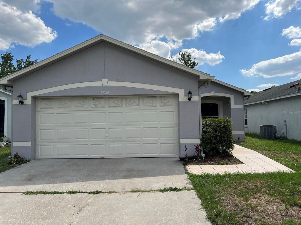 8824 VALENCIA OAKS COURT, Orlando, FL 32825