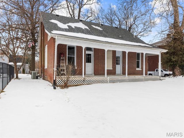 931 N First St Street, Belleville, IL 62226