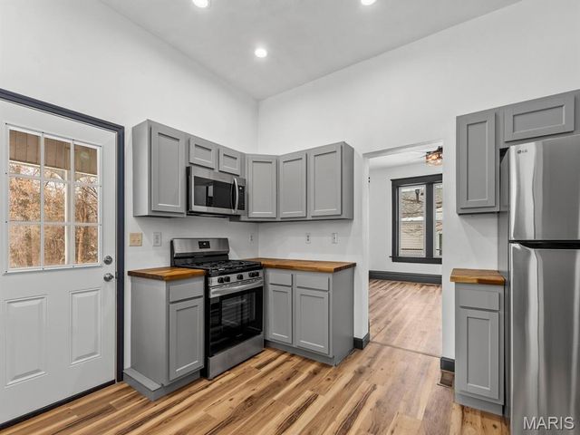 931 N First St Street, Belleville, IL 62226