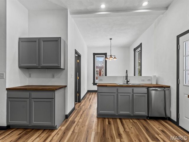 931 N First St Street, Belleville, IL 62226